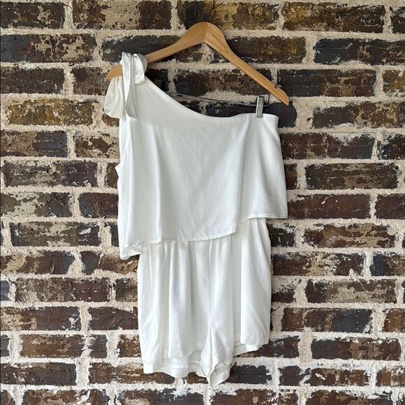 Lulus Destined for Chicness White One-Shoulder Romper Size Medium - Picture 2 of 7